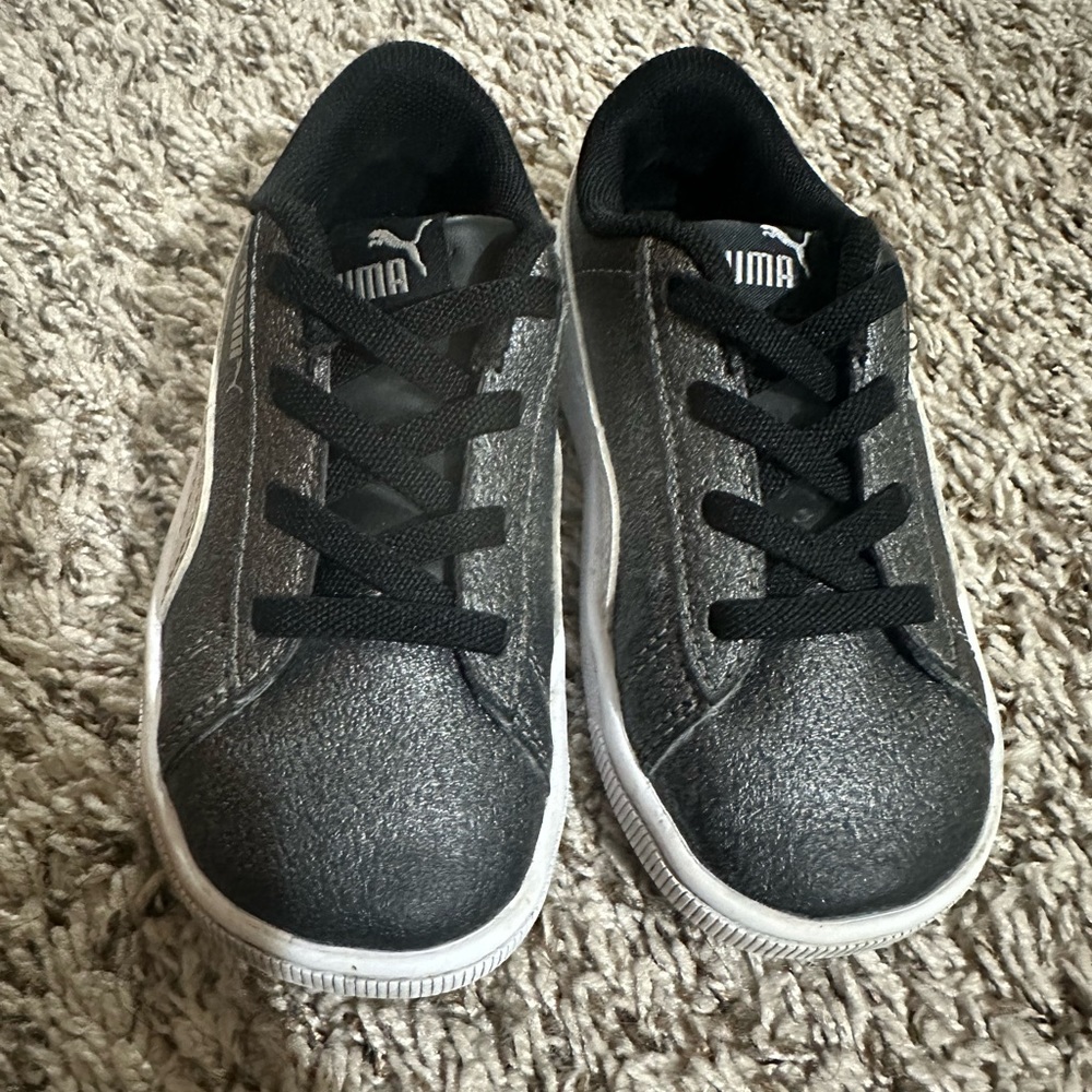 PUMA Vikky V2 Glitz Sneaker shoe metallic grey Toddler kid size 8 used